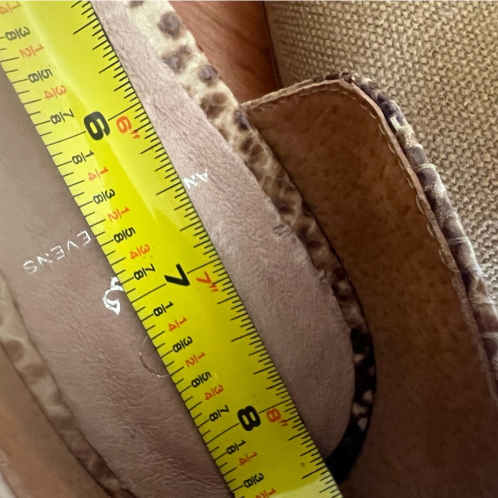 New Andrew Stevens Tan Snakeskin Canvas Flats Shoes Size 5.5 - Picture 6 of 9